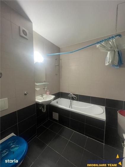 Apartament cu 3 camere decomandat în Bartolomeu