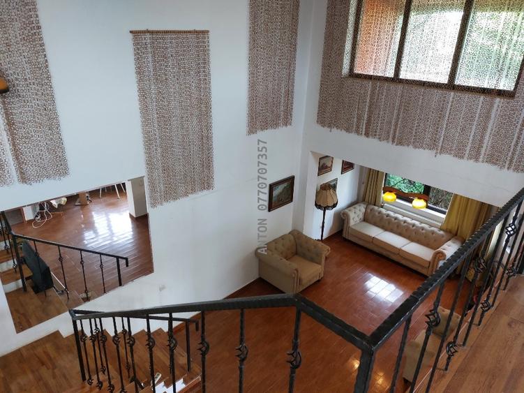 Casă individuală cu 4 camere cu Garaj în Crevedia
