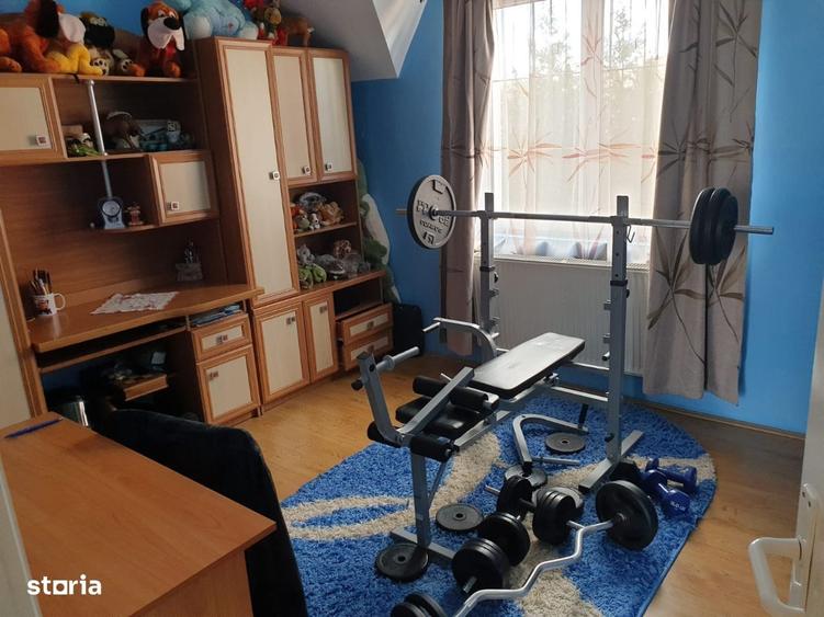 Casa cu etaj,cu garaj dublu,220 mp,teren 800 mp in Sancrai - 14