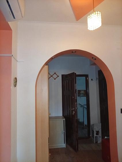 Apartament cu 3 camere semidecomandat în Bahne