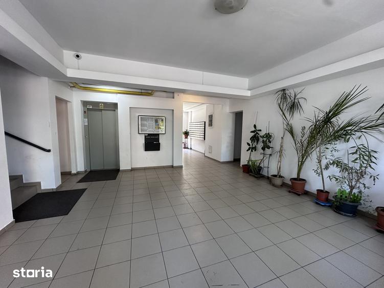 Apartament cu 2 camere decomandat în Titan