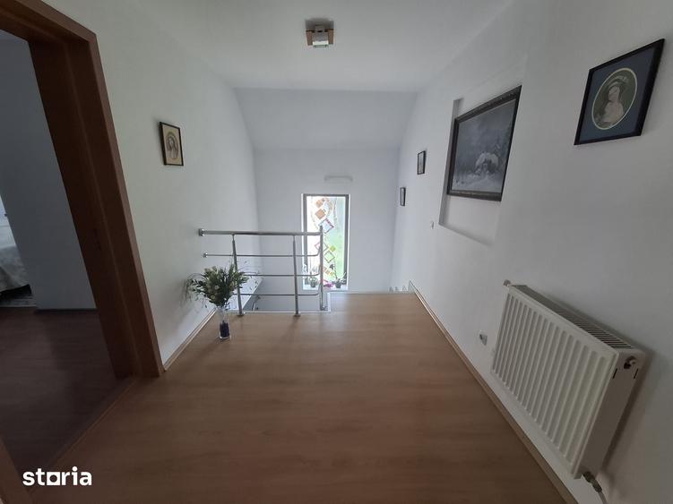 Casă cu 5 camere cu Teren 560 Mp în Hemeiuș