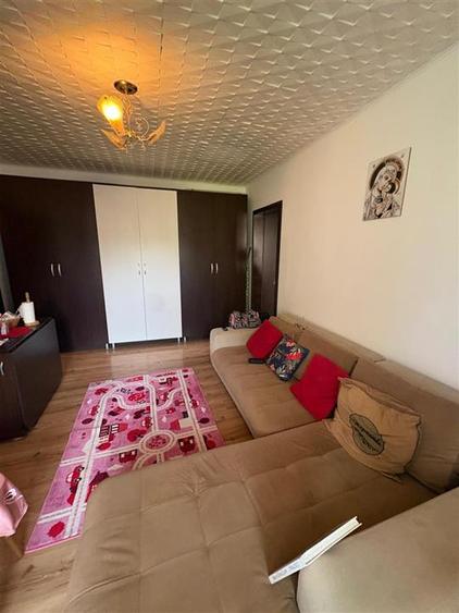 Apartament cu 3 camere decomandat, mobilat în Tătărași