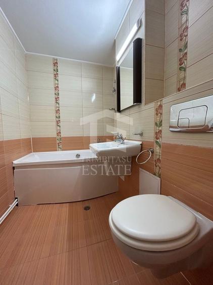 Apartament cu 3 camere decomandat, mobilat în Dacia
