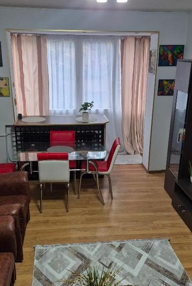 Apartament cu 3 camere decomandat, mobilat în Rahova