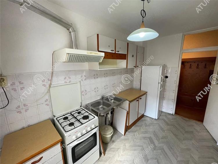 Apartament cu 3 camere decomandat în Vest