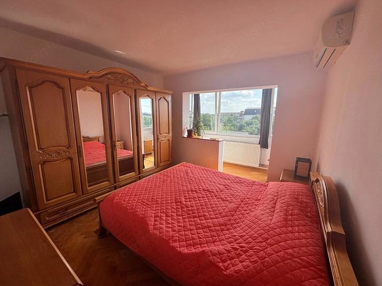 Apartament cu 3 camere decomandat în Aradului