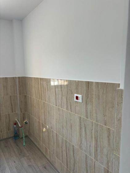 Apartament cu 3 camere decomandat în Cârjoaia
