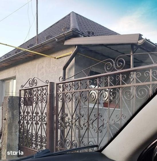 Casă cu 2 camere decomandat cu Teren 90 Mp în Central
