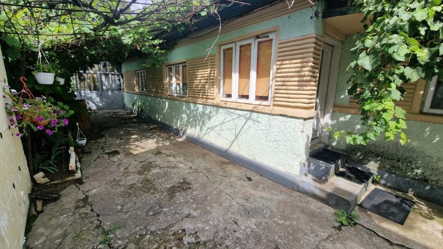 Casă individuală cu 4 camere cu Teren 1100 Mp în Blejoi