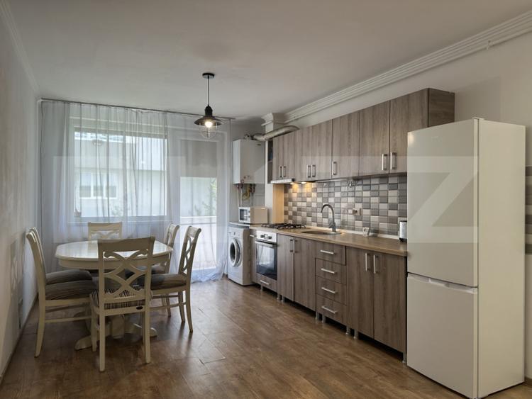 Apartament cu 3 camere semidecomandat în Central