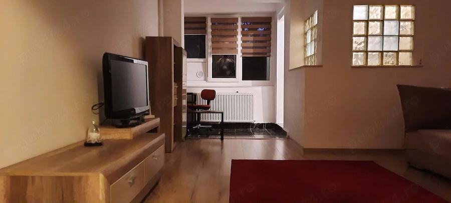 Garsonieră semidecomandată în Titan