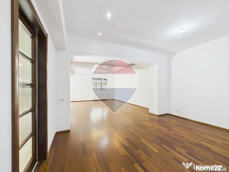 Apartament cu 3 camere decomandat în Nordului