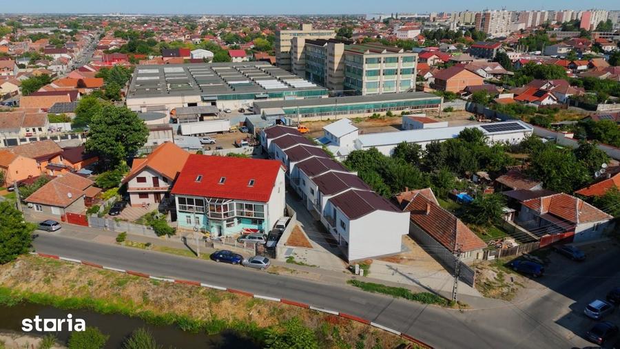 Casă cu 4 camere cu Teren 220 Mp în Intim
