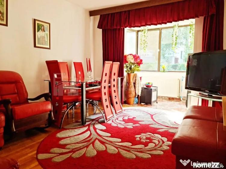Apartament cu 3 camere decomandat în Răcădău