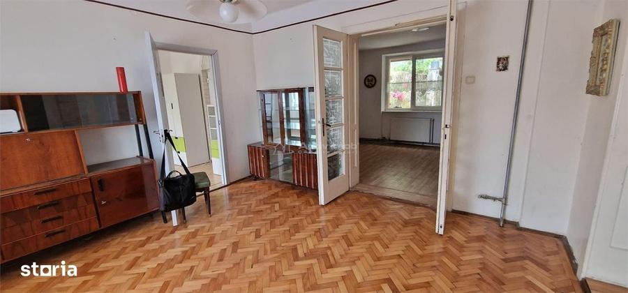 Casă cu 4 camere în Muncitoresc