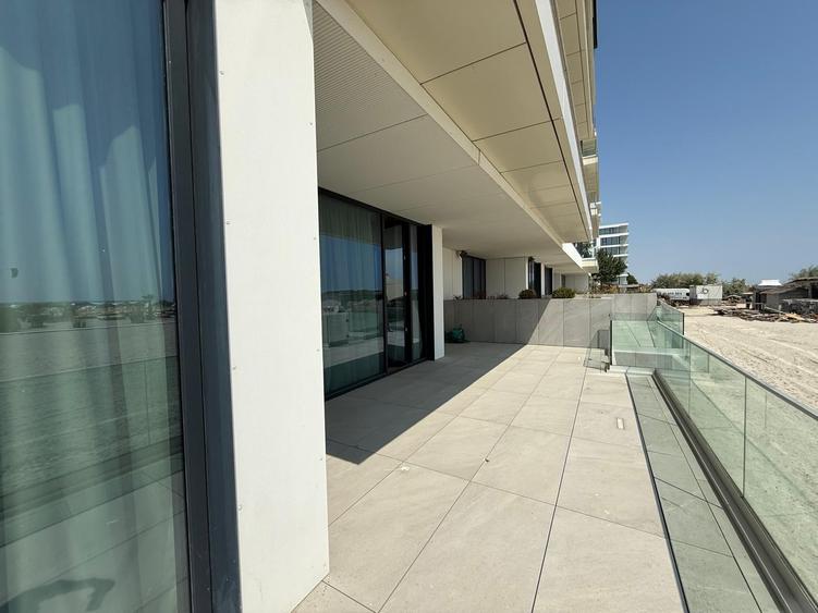 4 camere lux, One Mamaia terasă de 100 mp și vedere frontală - 13