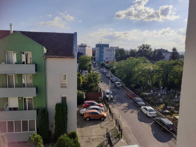 Spațiu comercial, de 110 mp, în Dosu Bricii