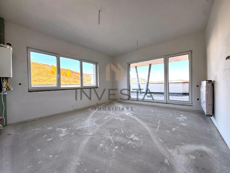 Apartament cu 3 camere semidecomandat în Florești