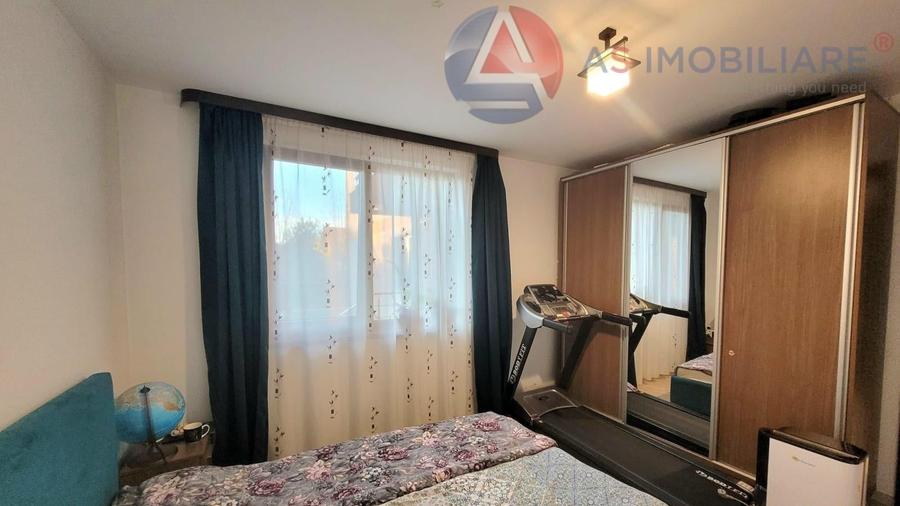 Apartament cu 2 camere decomandat în Tractorul