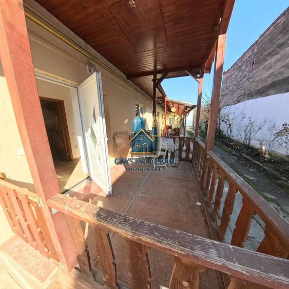 Casă individuală cu 6 camere cu Teren 385 Mp în Semicentral