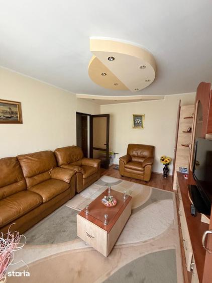 Apartament cu 3 camere în Mazepa 2