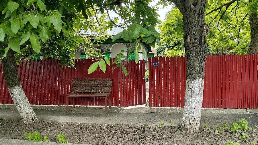 Casă cu 5 camere cu Teren 1500 Mp în Roșiori