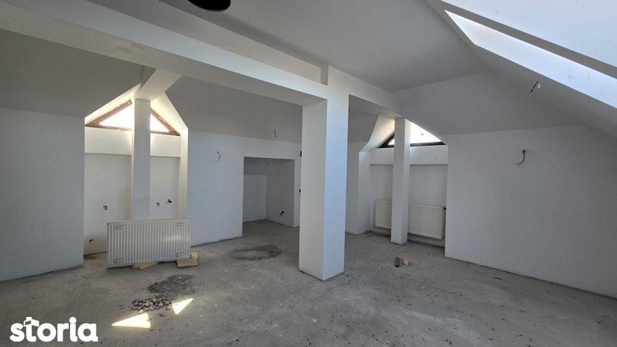 Casă cu 7 camere cu Canalizare în Ciolpani