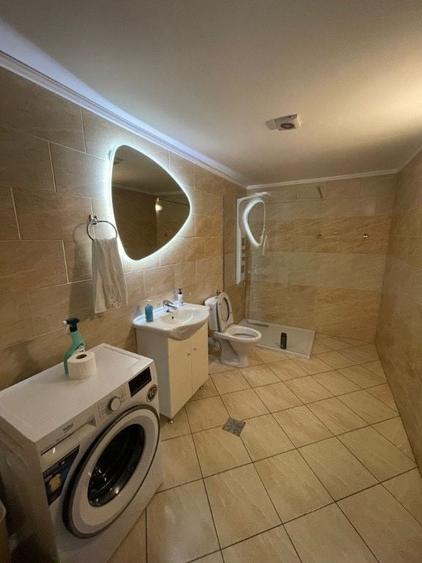 Apartament cu 3 camere decomandat în Piața Centrală