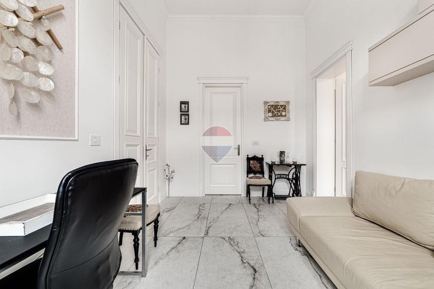 Apartament cu 3 camere semidecomandat, mobilat în Ultracentral