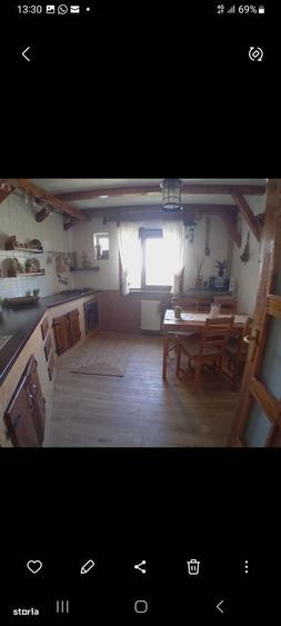Apartament cu 4 camere decomandat în Est