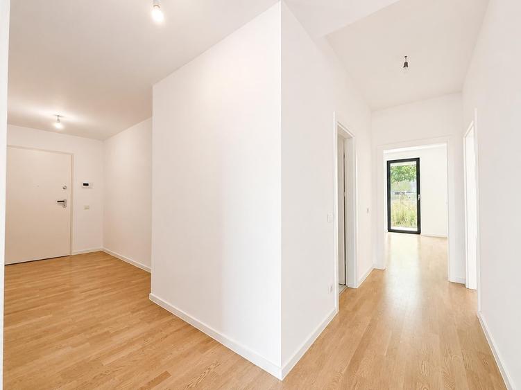 Apartament cu 3 camere decomandat, mobilat în Băneasa