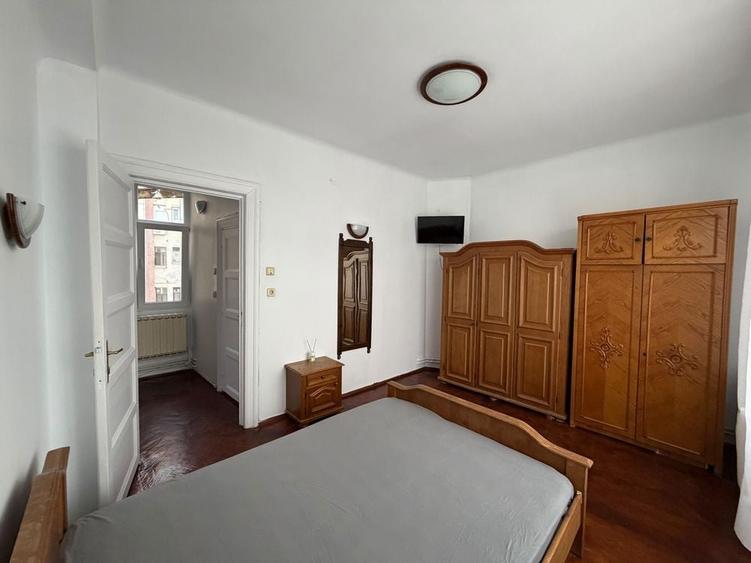 Apartament cu 3 camere semidecomandat în Ultracentral