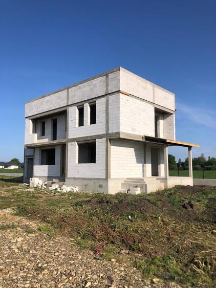 Casă cu 4 camere în Central