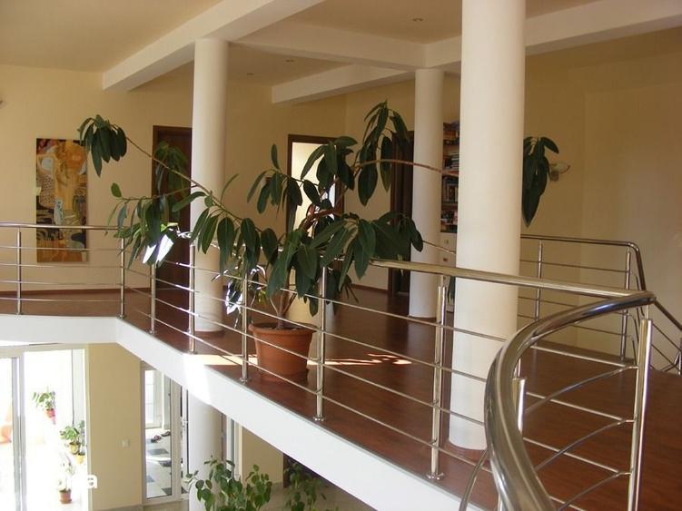 Casă cu 7 camere cu Teren 1200 Mp în Sângeorgiu de Mureș