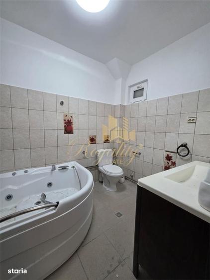 Apartament cu 4 camere decomandat în Girocului