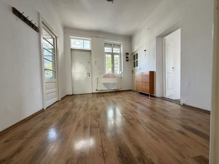 Duplex cu 3 camere cu Teren 182.5 Mp în Eroii Revoluției