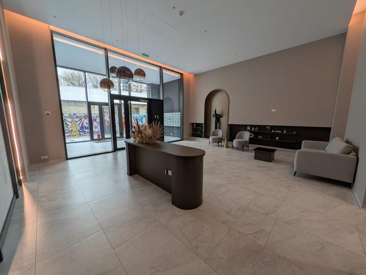 Penthouse cu 4 camere decomandat în Cotroceni