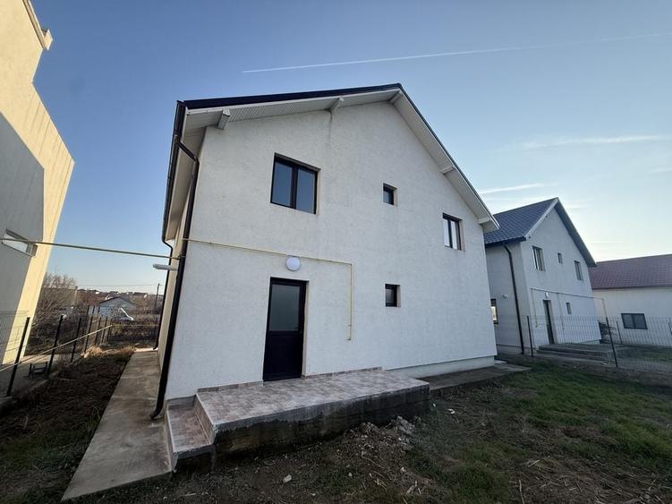 Casă cu 4 camere în Valu lui Traian