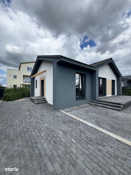 Casă cu 3 camere cu Teren 300 Mp în Sânpetru