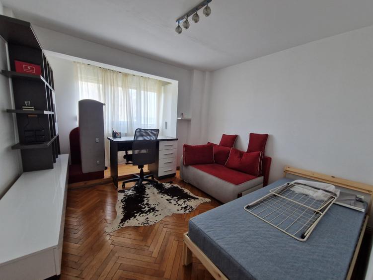 Apartament cu 3 camere decomandat în Circumvalațiunii
