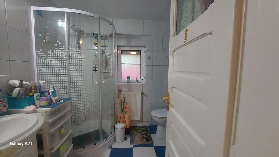 Casă individuală cu 3 camere cu Canalizare în Gruiu