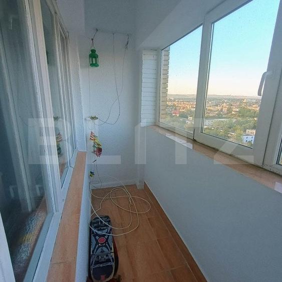 Apartament cu 4 camere decomandat, mobilat în Sud