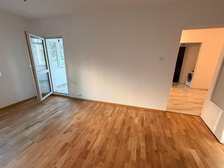 Apartament cu 2 camere decomandat în Nicolina