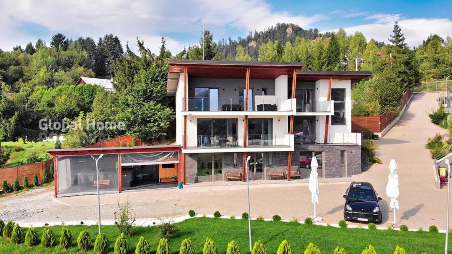 Casă cu 10 camere cu Teren 3888 Mp în Est