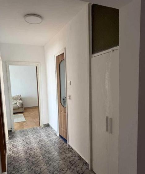 Apartament cu 2 camere decomandat, mobilat în 1 Mai