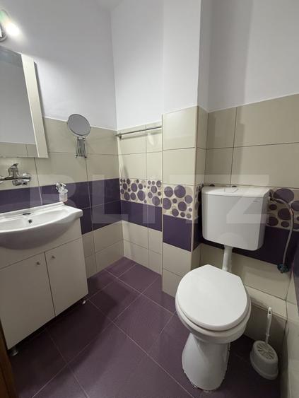 Apartament cu 4 camere decomandat, mobilat în Cornișa