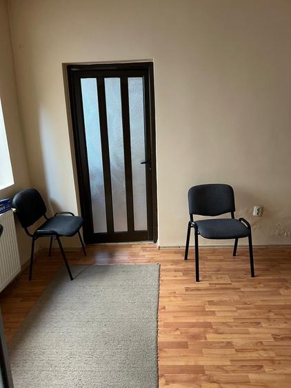 Casă individuală cu 3 camere cu Teren 135 Mp în Central