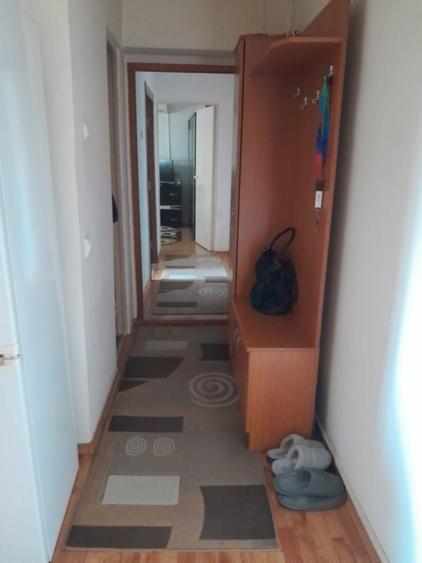 Apartament cu 3 camere decomandat în Cuzdrioara