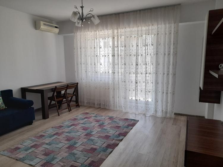 Apartament cu 2 camere semidecomandat în Berceni